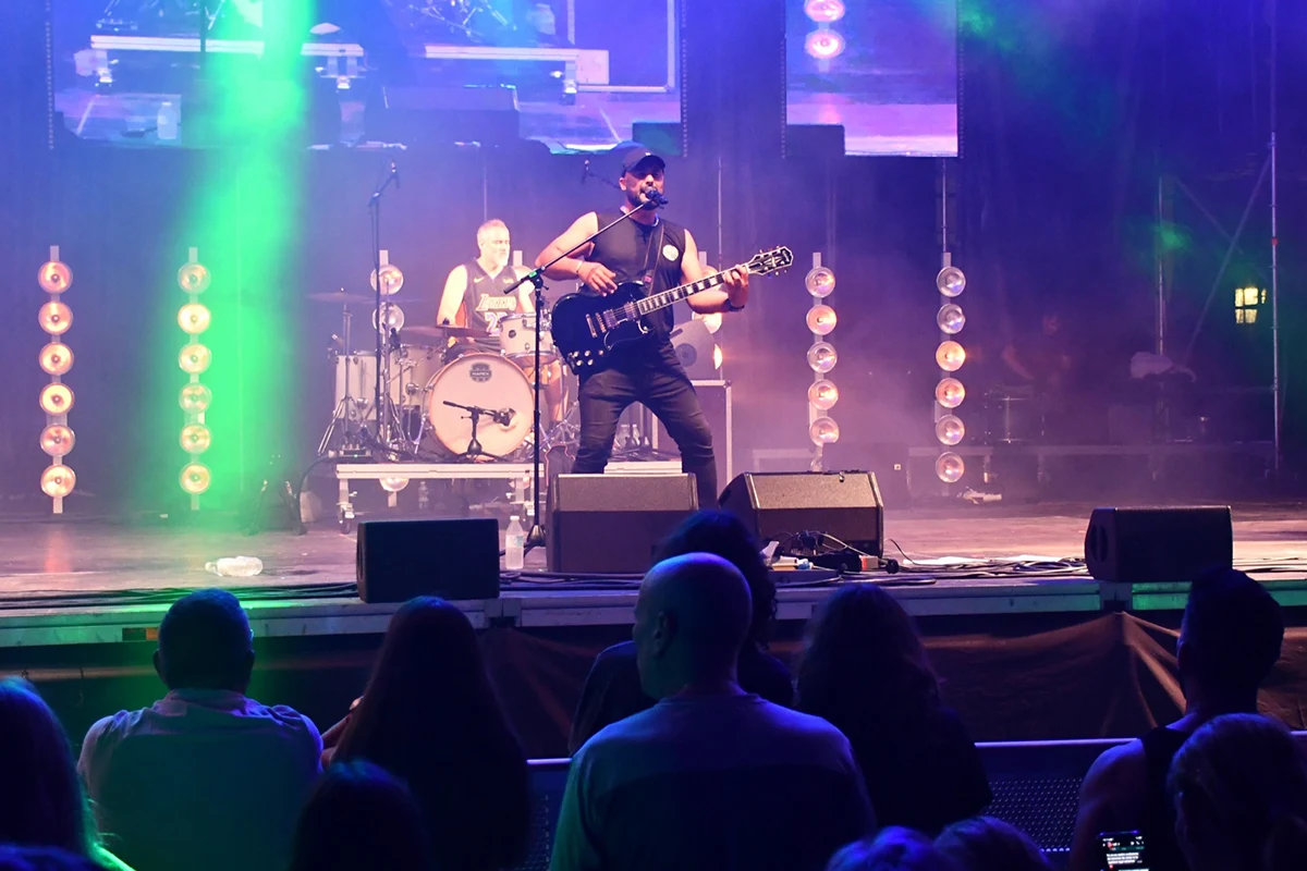 ExtremoPuro actúa en la Noche de Tributos de San Roque