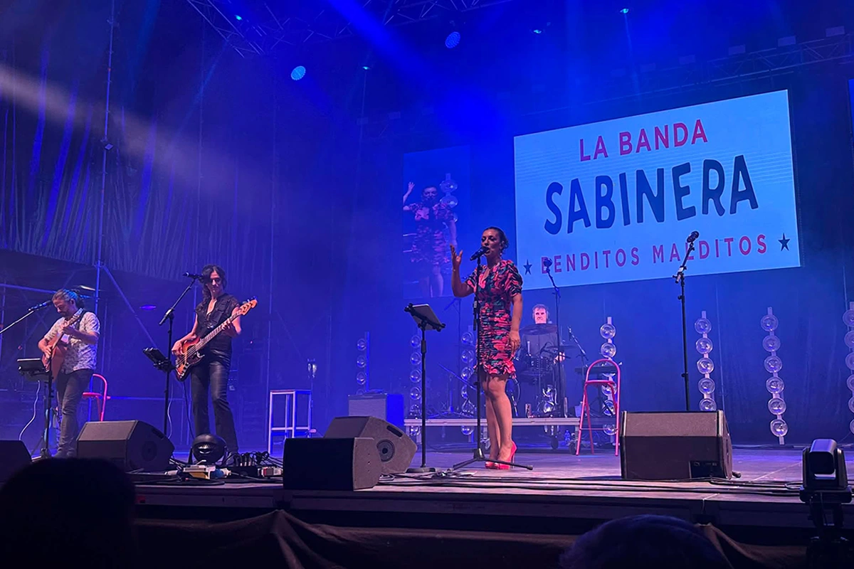 La Banda Sabinera actúa en la Noche de Tributos de San Roque