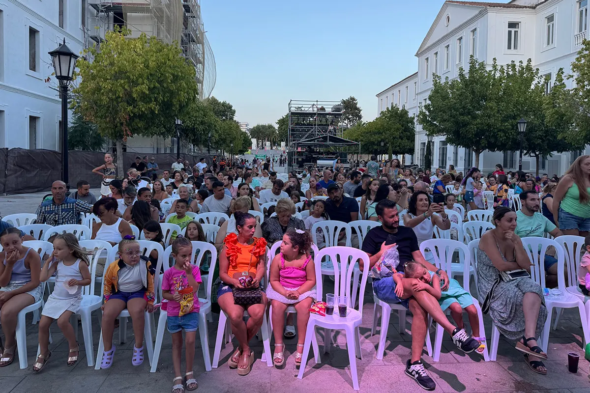 Público familiar disfruta de El Universo K-Pop en San Roque