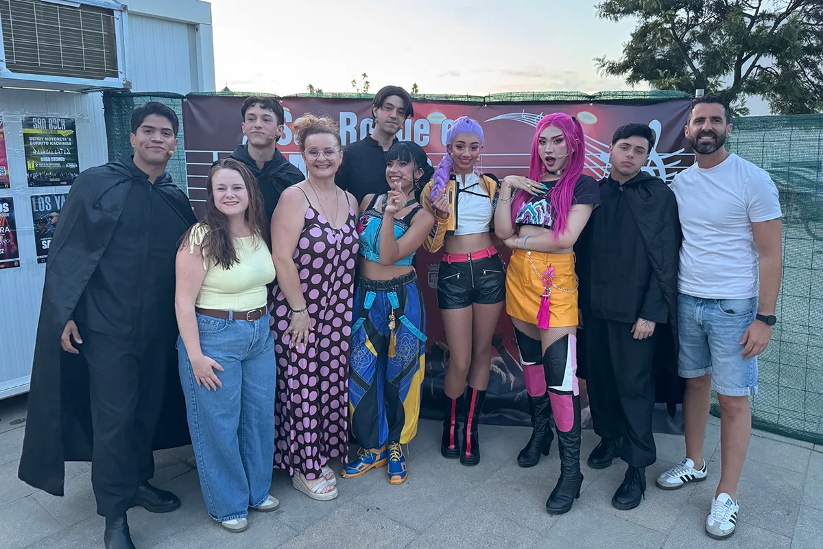 El Universo K-Pop reúne a público y artistas en la Plaza de las Constituciones de San Roque